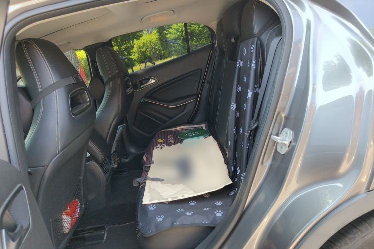 Used Mercedes-Benz GLA 2015 GLA 220 4MATIC Fashion Model Left Rear Seat