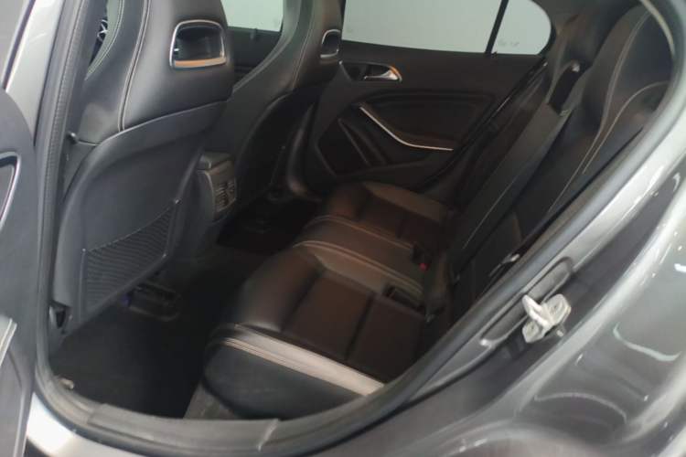 Used Mercedes-Benz GLA 2015 GLA 220 4MATIC Fashion Model Left Rear Seat