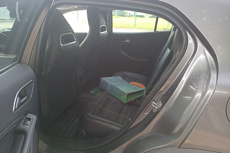 Used Mercedes-Benz GLA 2015 GLA 200 Left Rear Seat