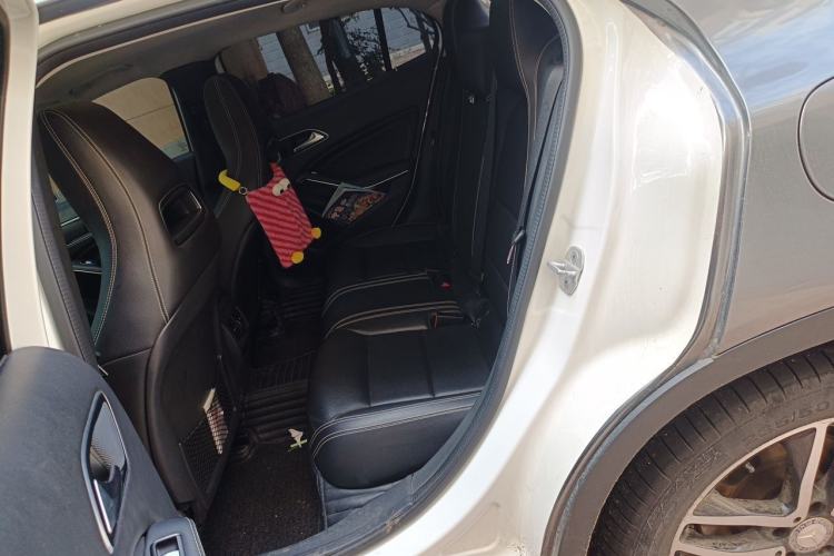 Used Mercedes-Benz GLA 2015 GLA 200 Fashion Model Left Rear Seat