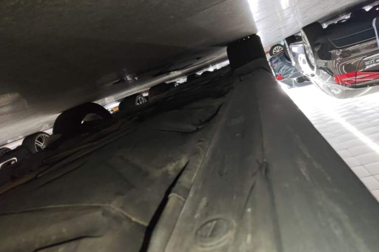 Used Mercedes-Benz GLA 2015 GLA 220 4MATIC Fashion Model Left Side Sill