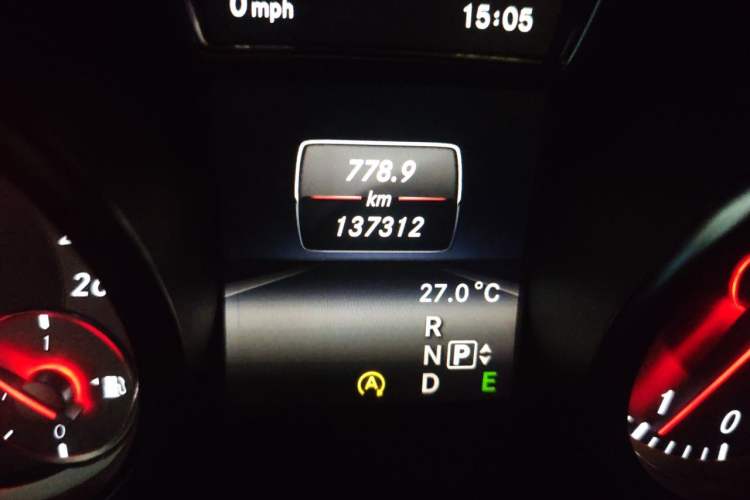 Used Mercedes-Benz GLA 2015 GLA 200 Sport Edition Odometer Close Up