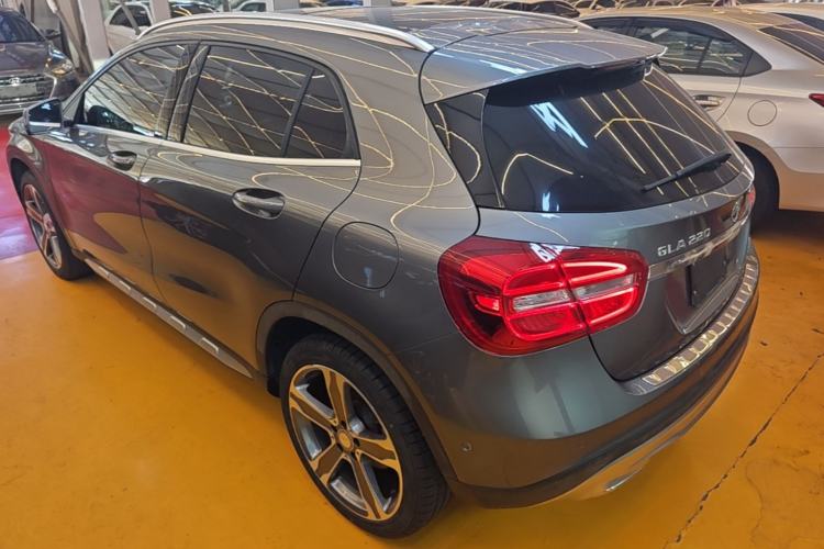 Used Mercedes-Benz GLA 2015 GLA 220 4MATIC Luxury Model Rear Left 45 Deg