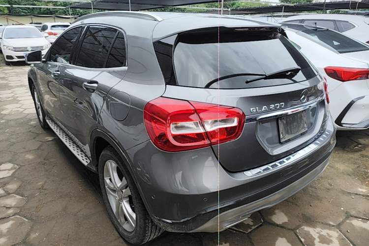 Used Mercedes-Benz GLA 2015 GLA 200 Sport Edition Rear Left 45 Deg