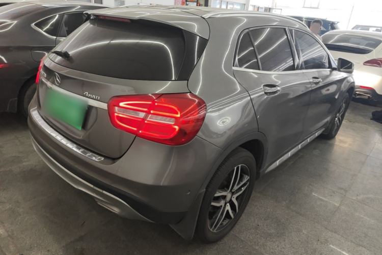 Used Mercedes-Benz GLA 2015 GLA 220 4MATIC Fashion Model Rear Right 45 Deg