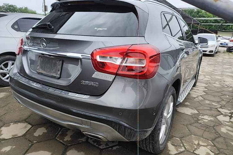 Used Mercedes-Benz GLA 2015 GLA 200 Sport Edition Rear Right 45 Deg