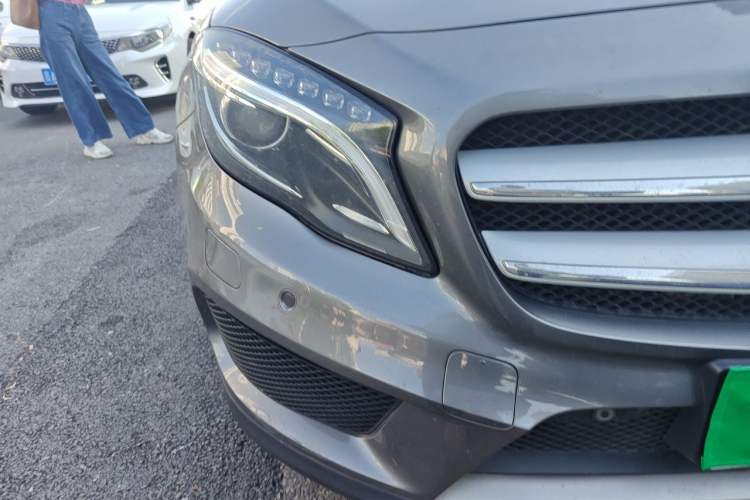 Used Mercedes-Benz GLA 2015 GLA 260 4MATIC Sport Edition Right Front Headlight
