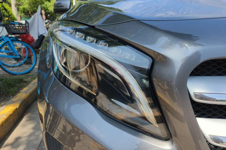 Used Mercedes-Benz GLA 2015 GLA 220 4MATIC Fashion Model Right Front Headlight