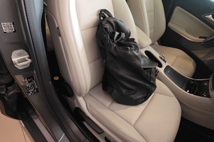 Used Mercedes-Benz GLA 2015 GLA 220 4MATIC Fashion Model Right Front Seat