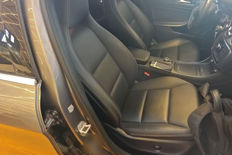 Used Mercedes-Benz GLA 2015 GLA 220 4MATIC Luxury Model Right Front Seat