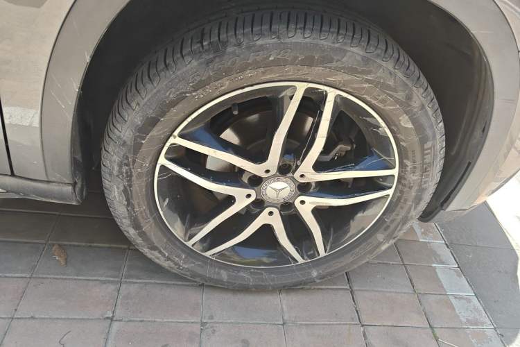 Used Mercedes-Benz GLA 2015 GLA 200 Fashion Model Right Front Wheel Hub