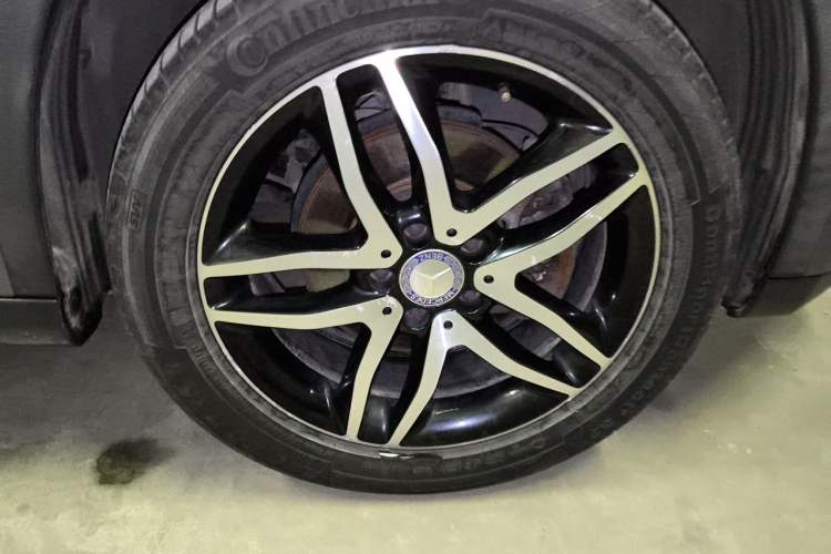 Used Mercedes-Benz GLA 2015 GLA 220 4MATIC Fashion Model Right Front Wheel Hub