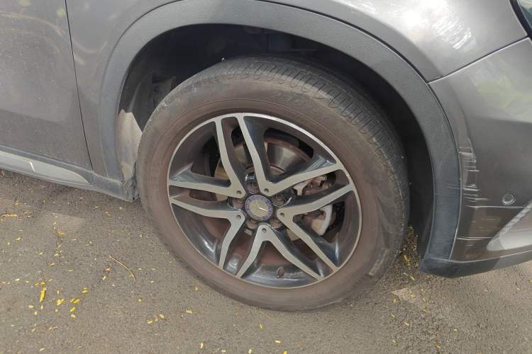 Used Mercedes-Benz GLA 2015 GLA 220 4MATIC Fashion Model Right Front Wheel Hub