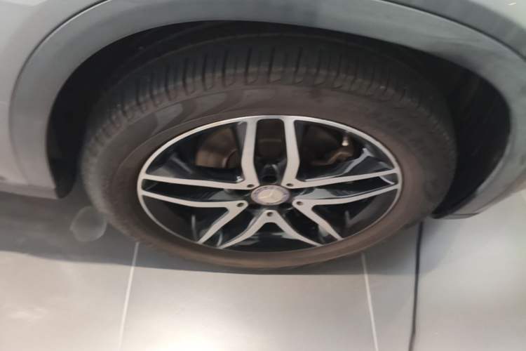 Used Mercedes-Benz GLA 2015 GLA 220 4MATIC Fashion Model Right Front Wheel Hub