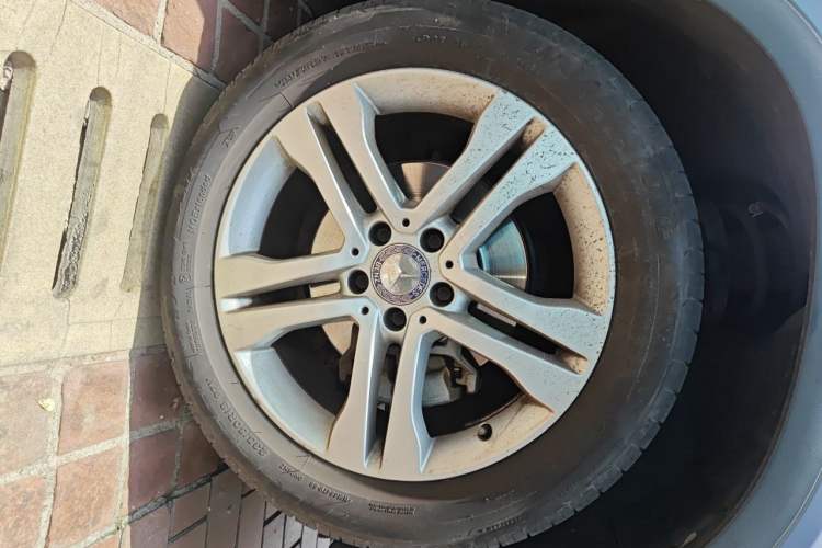 Used Mercedes-Benz GLA 2015 GLA 200 Sport Edition Right Front Wheel Hub