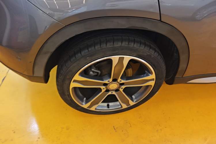 Used Mercedes-Benz GLA 2015 GLA 220 4MATIC Luxury Model Right Rear Wheel Hub