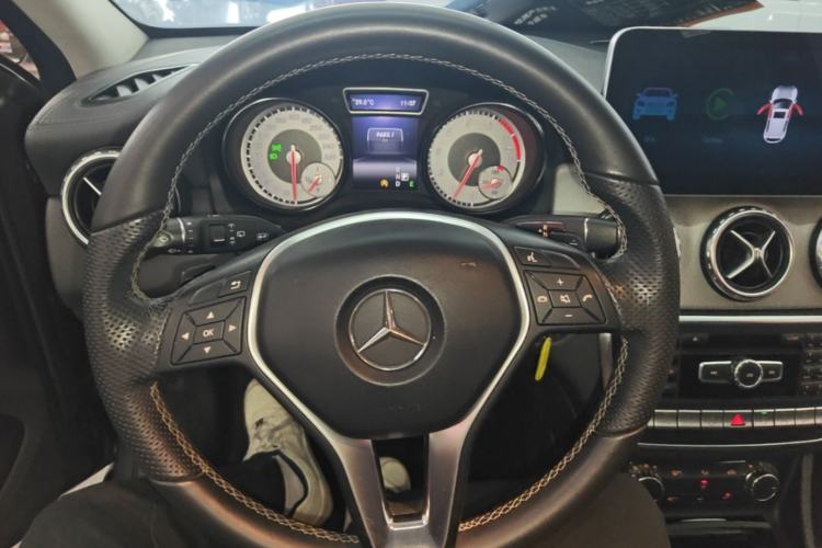 Used Mercedes-Benz GLA 2015 GLA 220 4MATIC Fashion Model Steering Wheel