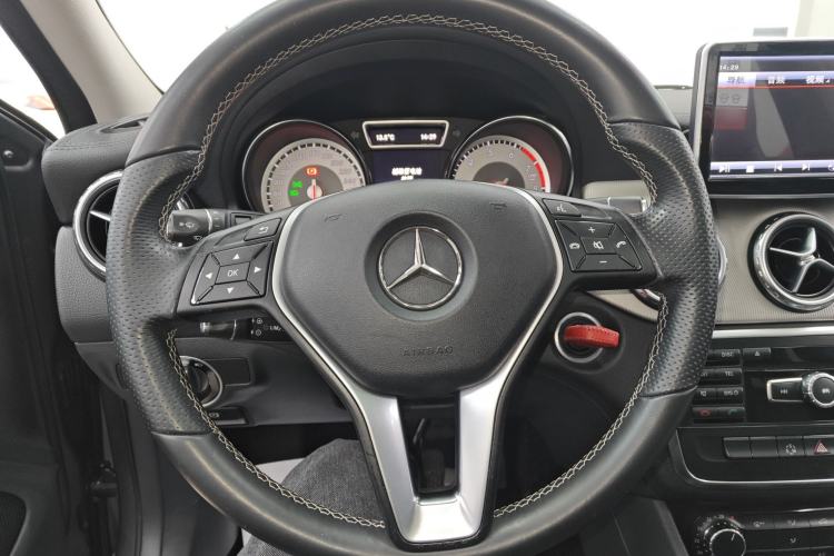 Used Mercedes-Benz GLA 2015 GLA 200 Fashion Model Steering Wheel