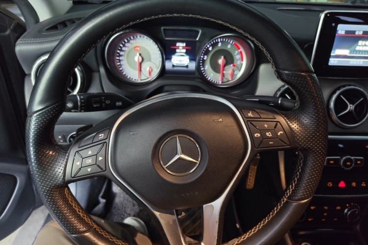 Used Mercedes-Benz GLA 2015 GLA 200 Fashion Model Steering Wheel