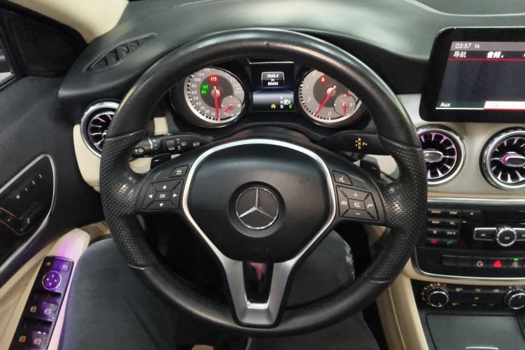 Used Mercedes-Benz GLA 2015 GLA 200 Sport Edition Steering Wheel