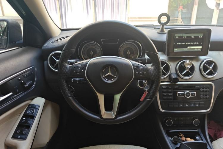 Used Mercedes-Benz GLA 2015 GLA 200 Fashion Model Steering Wheel