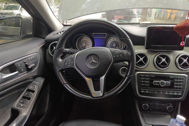 Used Mercedes-Benz GLA 2015 GLA 220 4MATIC Fashion Model Steering Wheel