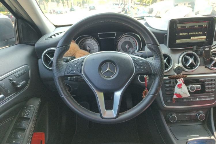 Used Mercedes-Benz GLA 2015 GLA 220 4MATIC Fashion Model Steering Wheel