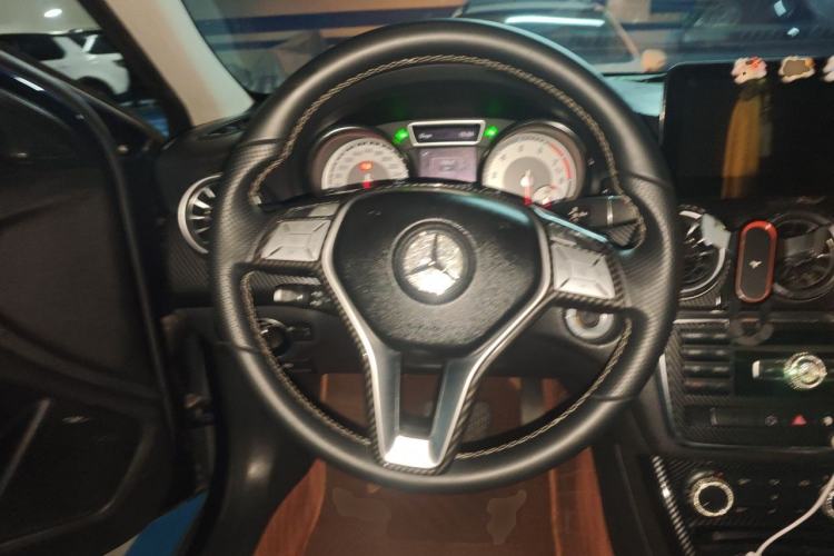Used Mercedes-Benz GLA 2015 GLA 200 Sport Edition Steering Wheel