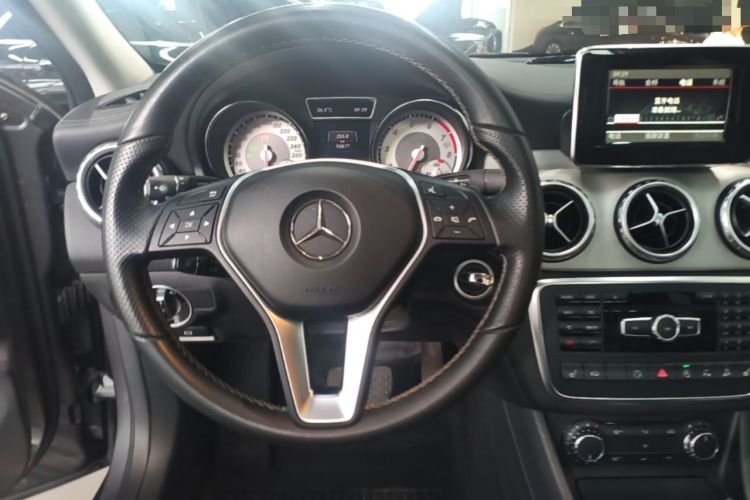 Used Mercedes-Benz GLA 2015 GLA 220 4MATIC Fashion Model Steering Wheel