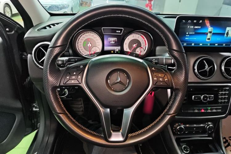 Used Mercedes-Benz GLA 2015 GLA 200 Sport Edition Steering Wheel