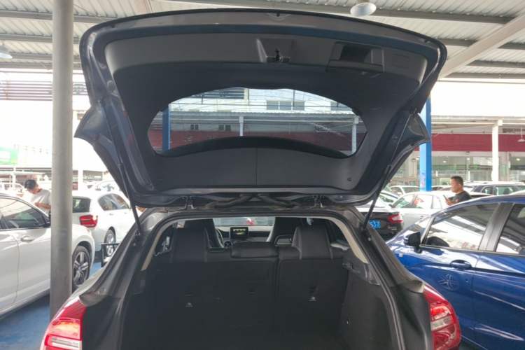 Used Mercedes-Benz GLA 2015 GLA 200 Fashion Model Trunk