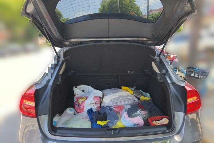 Used Mercedes-Benz GLA 2015 GLA 220 4MATIC Fashion Model Trunk