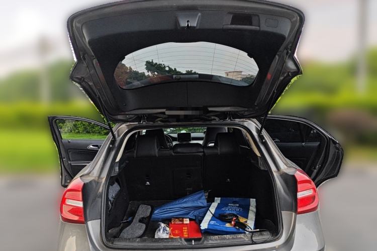 Used Mercedes-Benz GLA 2015 GLA 200 Fashion Model Trunk