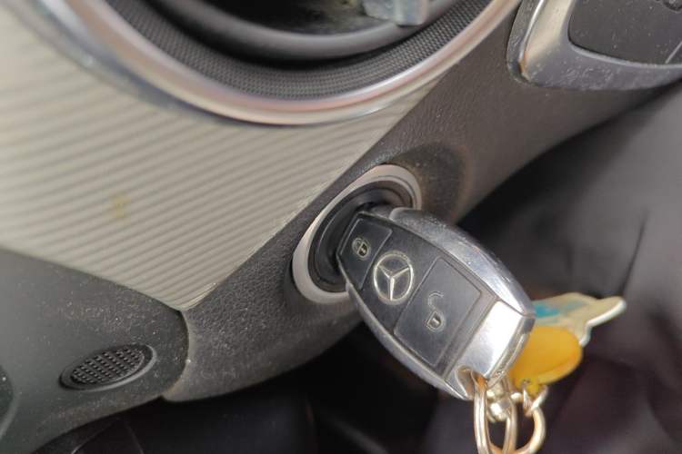 Used Mercedes-Benz GLA 2015 GLA 220 4MATIC Fashion Model Vehicle Key