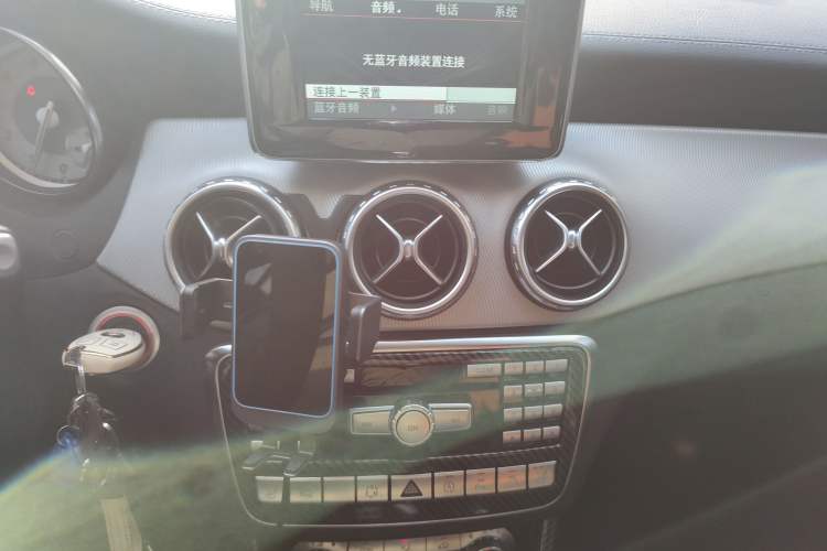 Used Mercedes-Benz GLA 2015 GLA 220 4MATIC Luxury Model Audio And AC Panel
