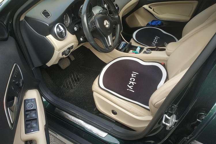 Used Mercedes-Benz GLA 2015 GLA 200 Sport Edition Driver Seat
