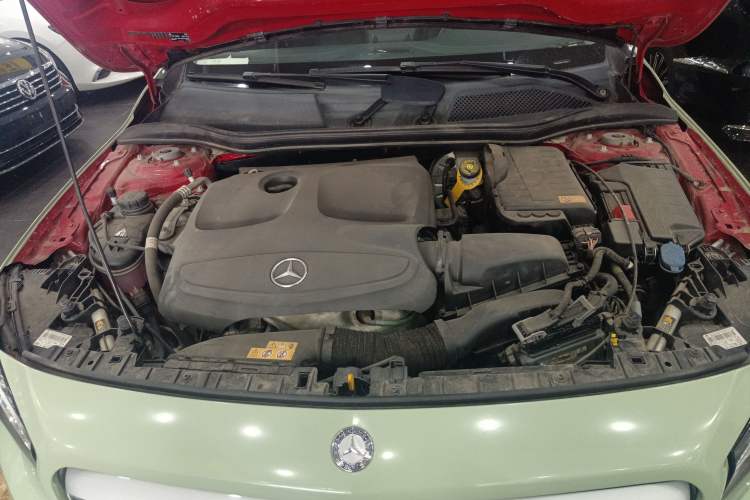 Used Mercedes-Benz GLA 2015 GLA 200 Fashion Model Engine Bay