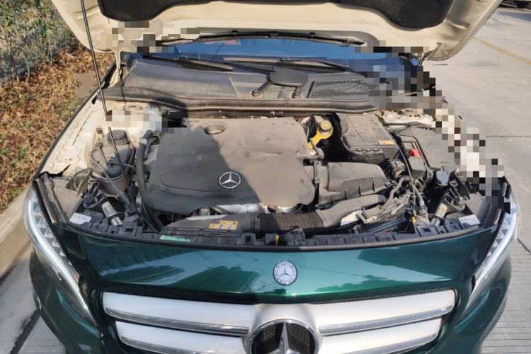 Used Mercedes-Benz GLA 2015 GLA 220 4MATIC Luxury Model Engine Bay