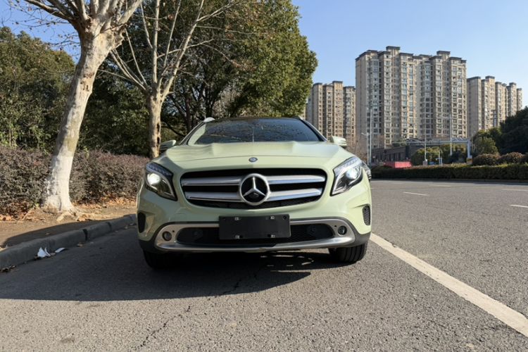 Used Mercedes-Benz GLA 2015 GLA 200 Fashion Model Exterior 2