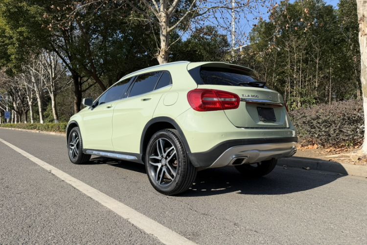 Used Mercedes-Benz GLA 2015 GLA 200 Fashion Model Exterior 3