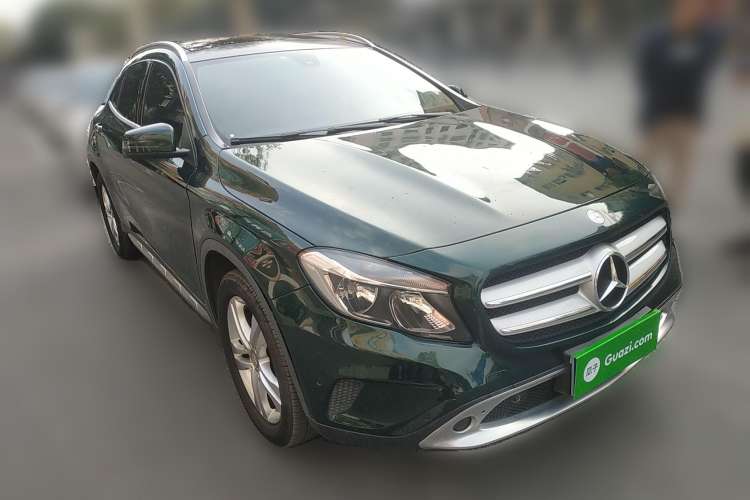 Used Mercedes-Benz GLA 2015 GLA 200 Sport Edition Front Right 45 Deg