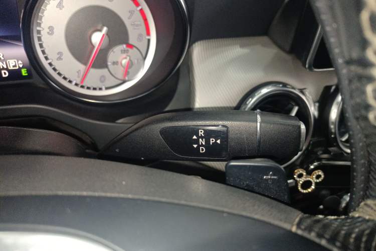 Used Mercedes-Benz GLA 2015 GLA 200 Fashion Model Gear Lever