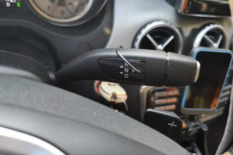 Used Mercedes-Benz GLA 2015 GLA 220 4MATIC Luxury Model Gear Lever