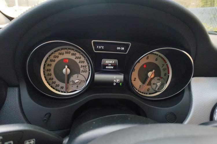 Used Mercedes-Benz GLA 2015 GLA 220 4MATIC Luxury Model Instrument Cluster