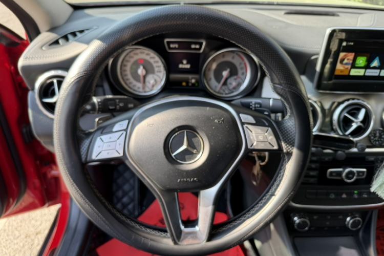 Used Mercedes-Benz GLA 2015 GLA 200 Fashion Model Interior 1