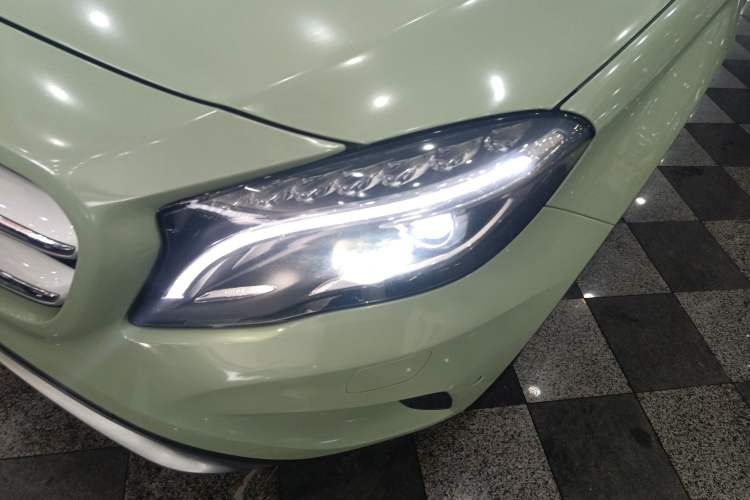 Used Mercedes-Benz GLA 2015 GLA 200 Fashion Model Left Front Headlight