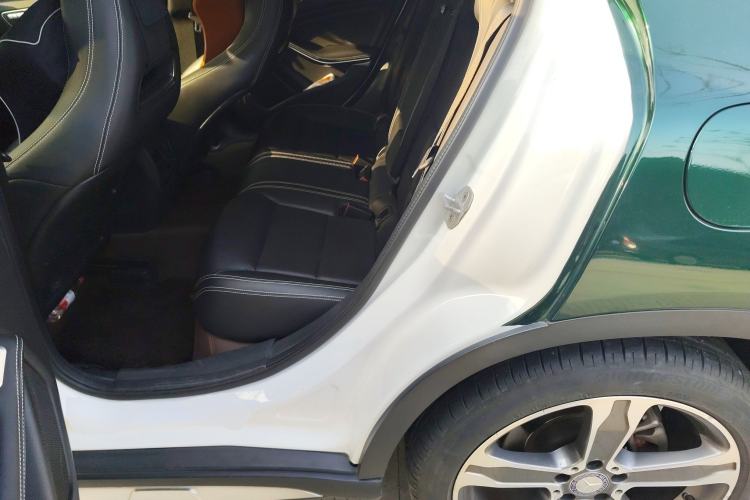 Used Mercedes-Benz GLA 2015 GLA 220 4MATIC Luxury Model Left Rear Seat