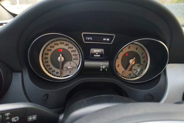 Used Mercedes-Benz GLA 2015 GLA 220 4MATIC Luxury Model Odometer Close Up