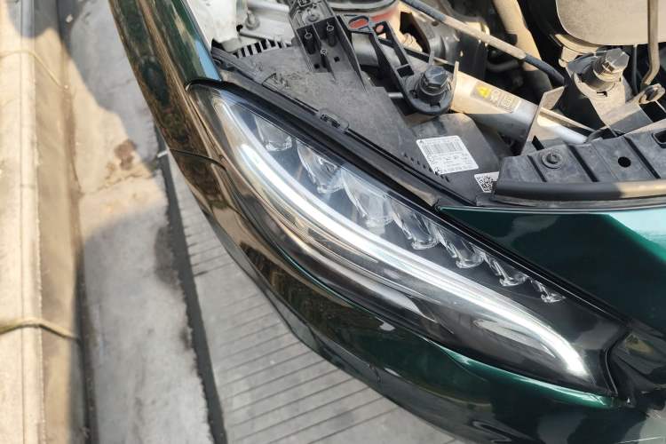 Used Mercedes-Benz GLA 2015 GLA 220 4MATIC Luxury Model Right Front Headlight