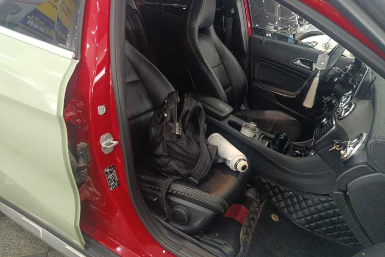 Used Mercedes-Benz GLA 2015 GLA 200 Fashion Model Right Front Seat